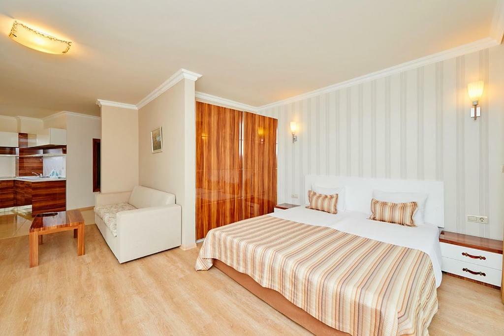 Penelopa Palace Apart Hotel & Spa Pomorie Exterior foto