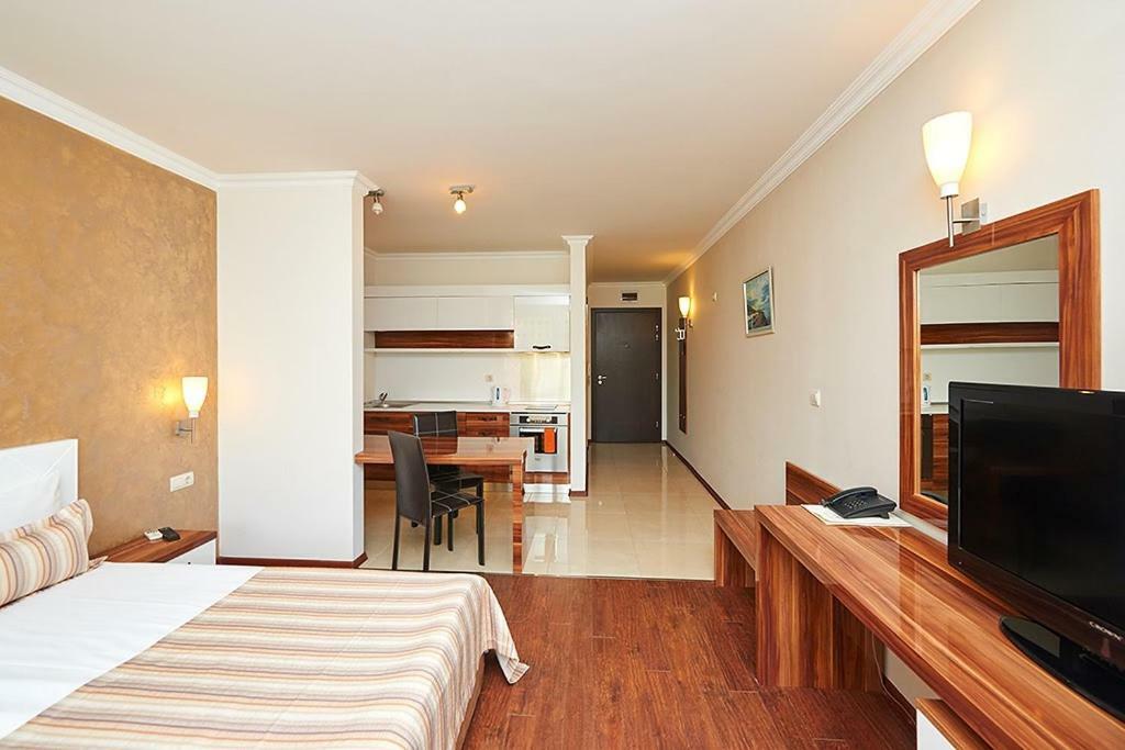 Penelopa Palace Apart Hotel & Spa Pomorie Exterior foto