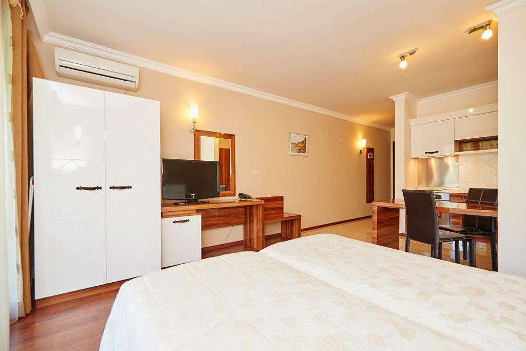 Penelopa Palace Apart Hotel & Spa Pomorie Exterior foto